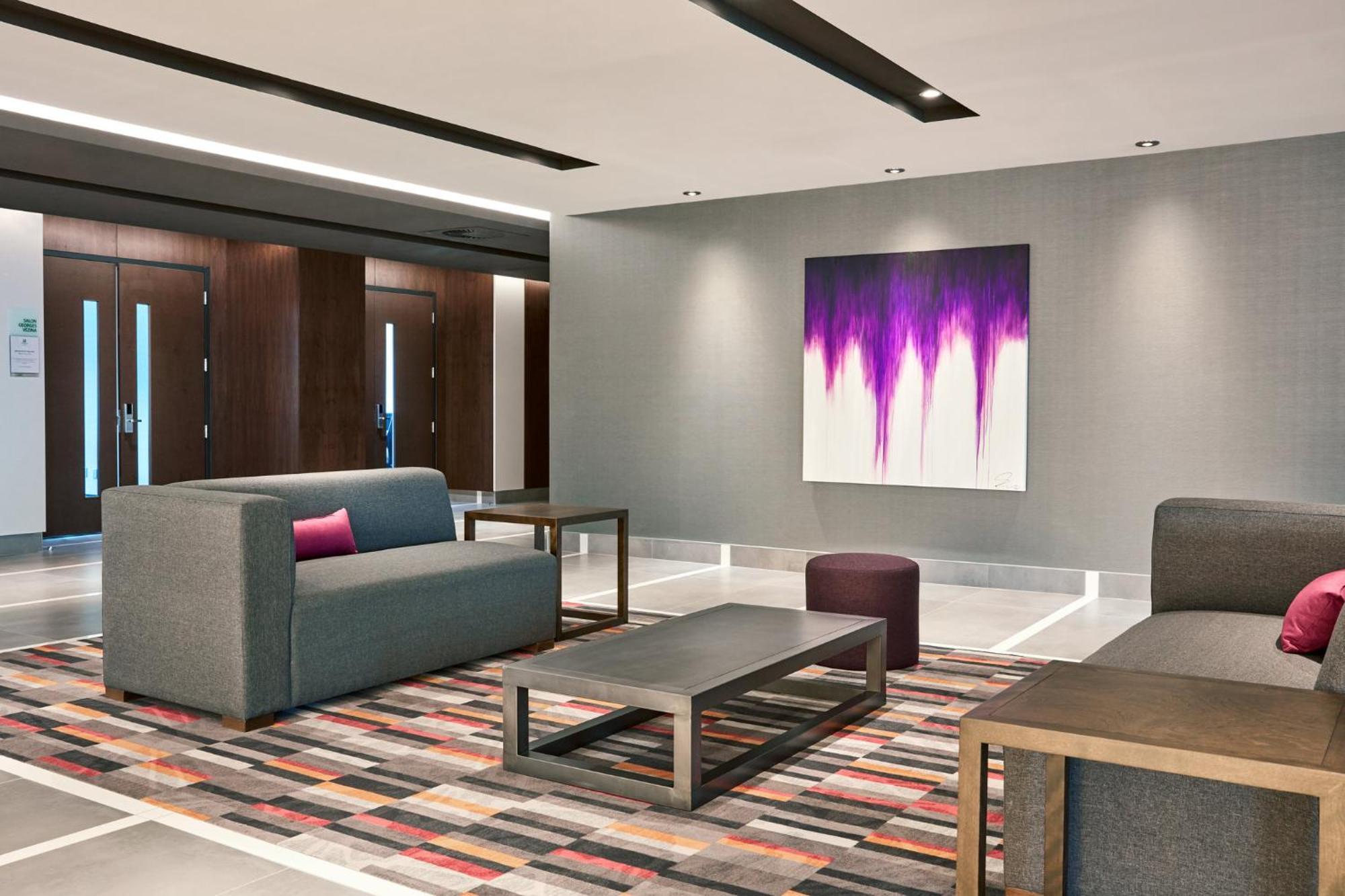 Hotel Holiday Inn Hotel & Suites - Montreal Centre-Ville Ouest By Ihg 4*