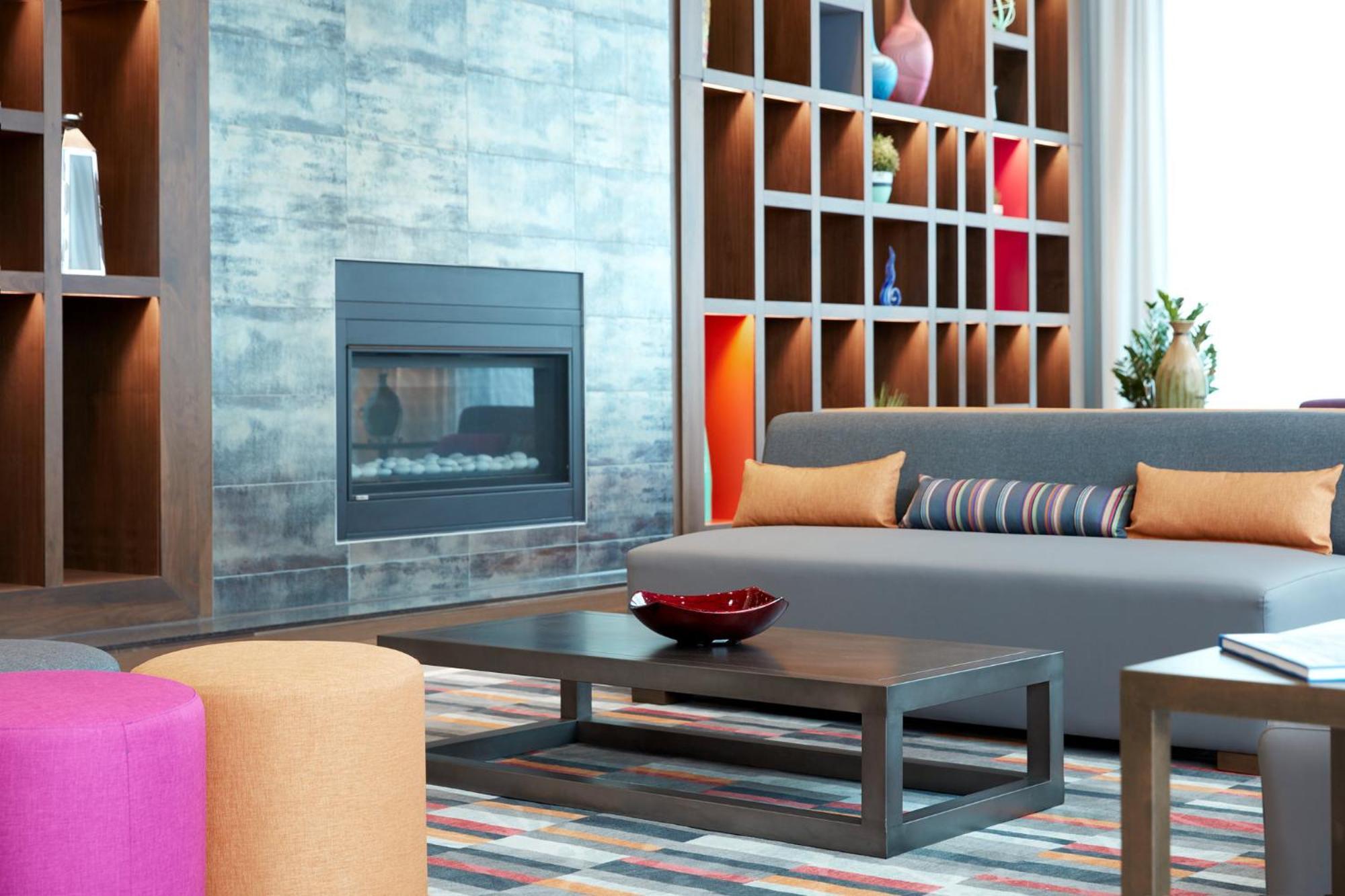 Holiday Inn Hotel & Suites - Montreal Centre-Ville Ouest By Ihg 4*