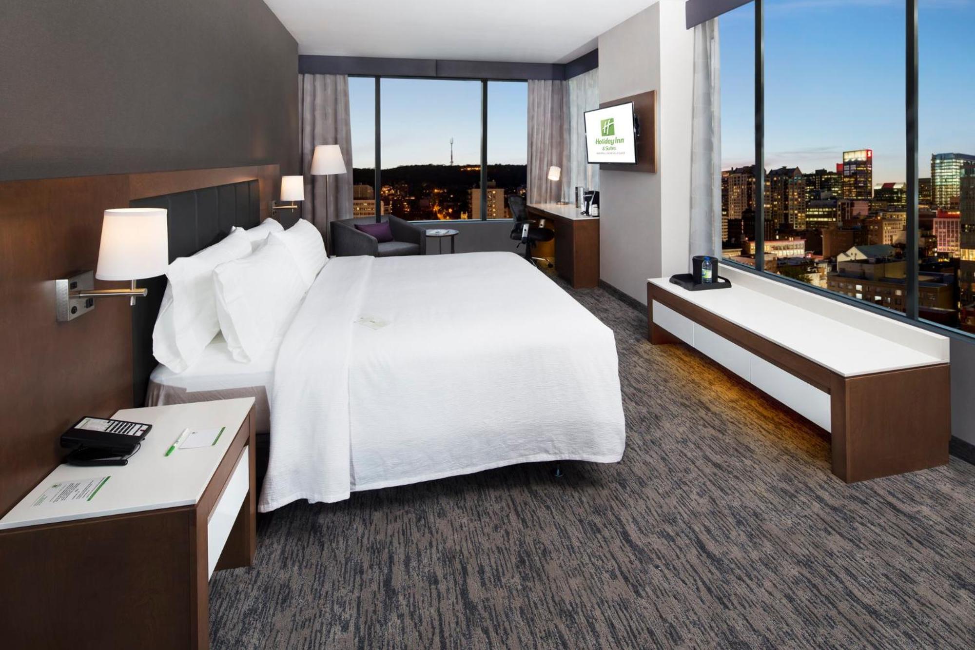 Holiday Inn Hotel & Suites - Montreal Centre-Ville Ouest By Ihg Hotel