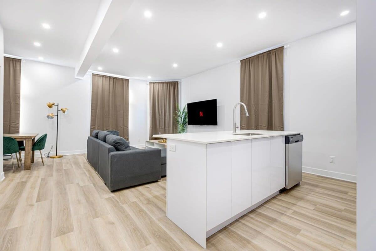 Apartment Modern & Bright 3br With Sofabed In Mile-end Montreal