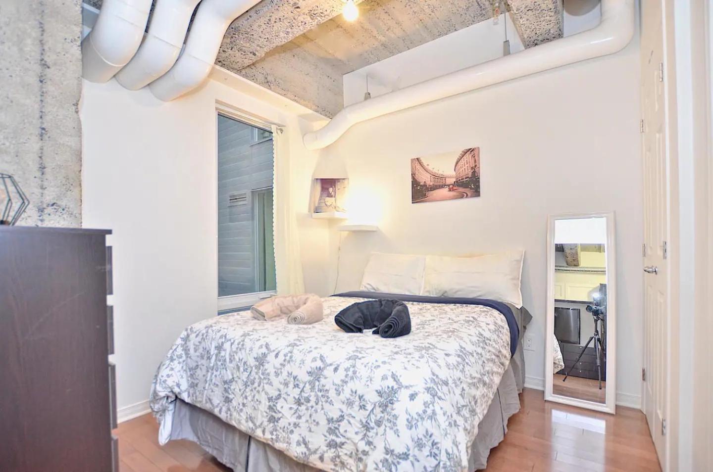 Apartment Stylish Urban Loft Downtown Montreal