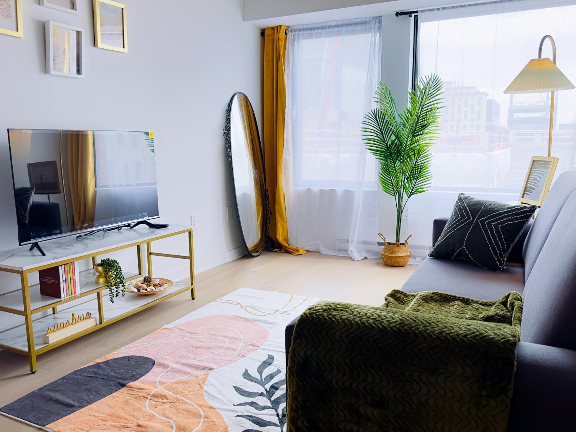 Peace & Elegance In Downtown Mtl Apartment