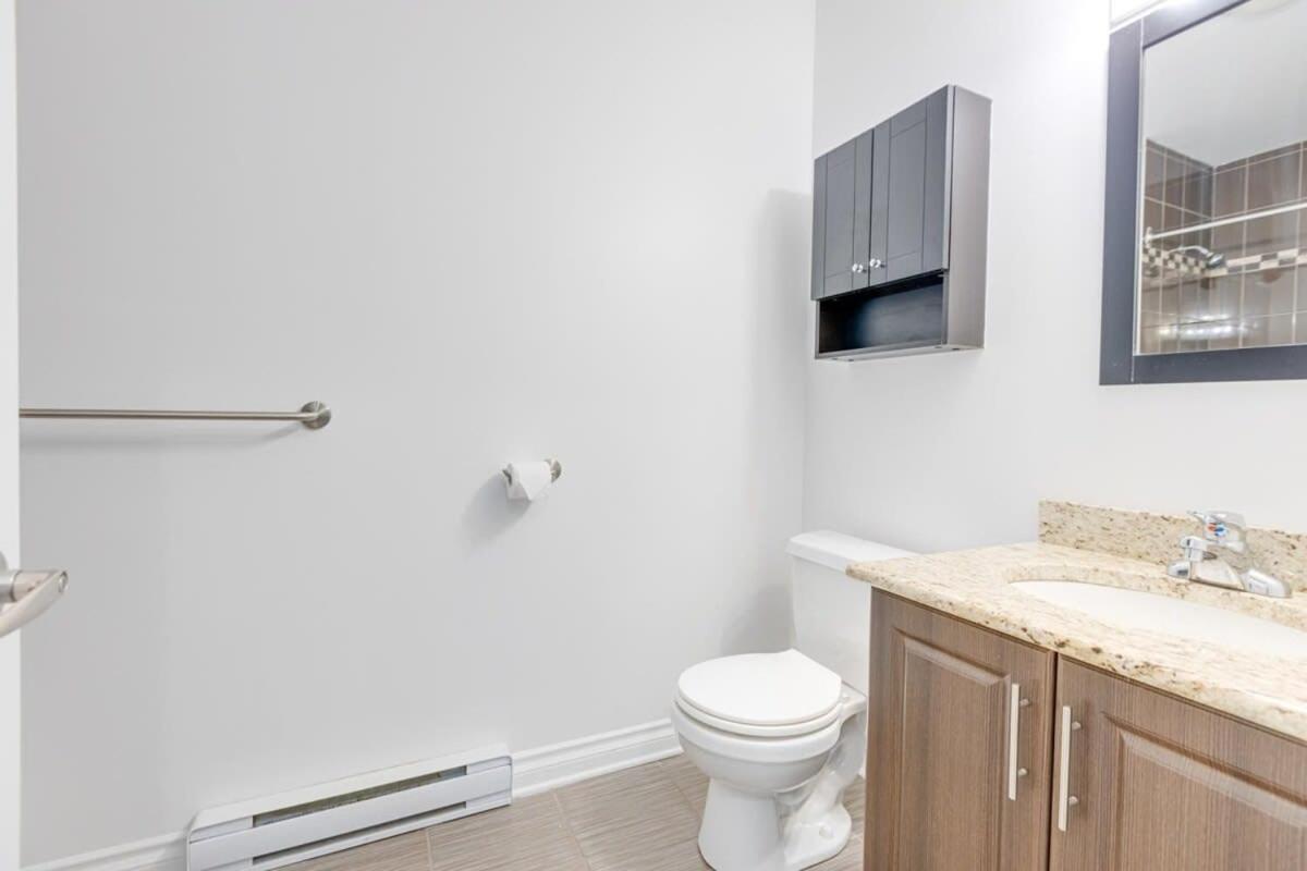 Apartment M11 Gorgeous Bright Corner 2br In Heart Of Mtl *