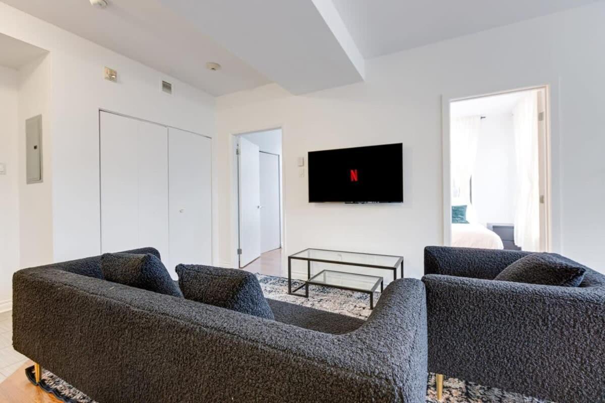 Apartment M11 Gorgeous Bright Corner 2br In Heart Of Mtl Montreal
