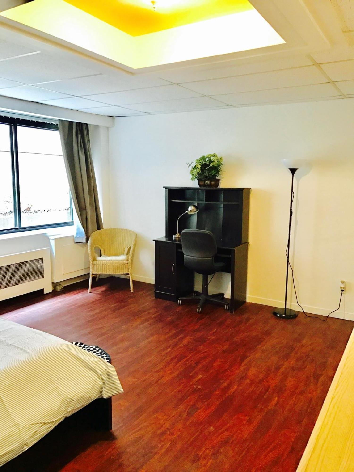 Apartment Stylish Apartment: Comfortable In The Golden Square Mile Montreal