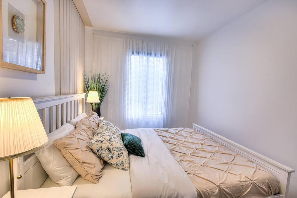 Plateau Escape & Nightlife Adventures! Downtown Super Value! Full 1br Apartment