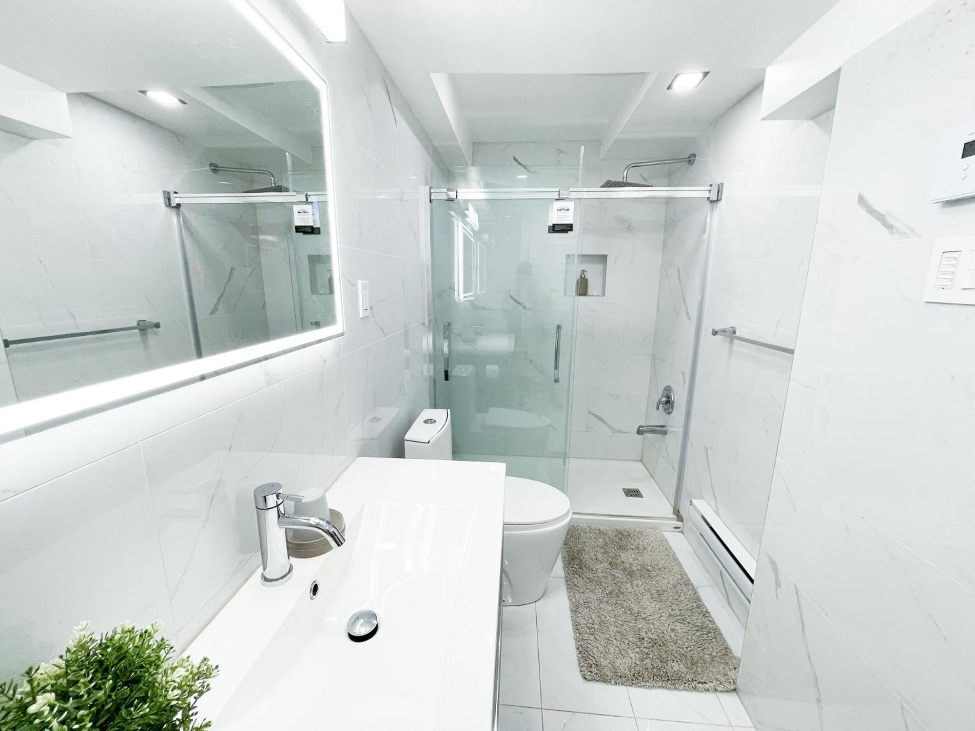 Entire Near Downtown & Trudeau Yul Airport *