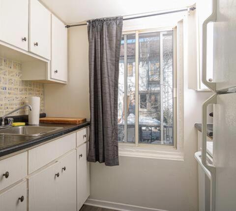 With 2 Beds - 1622a *