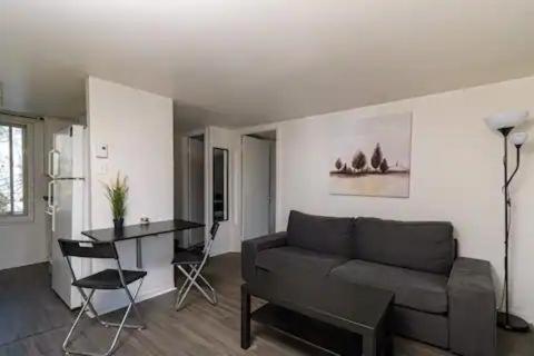 Apartment With 2 Beds - 1622a Montreal
