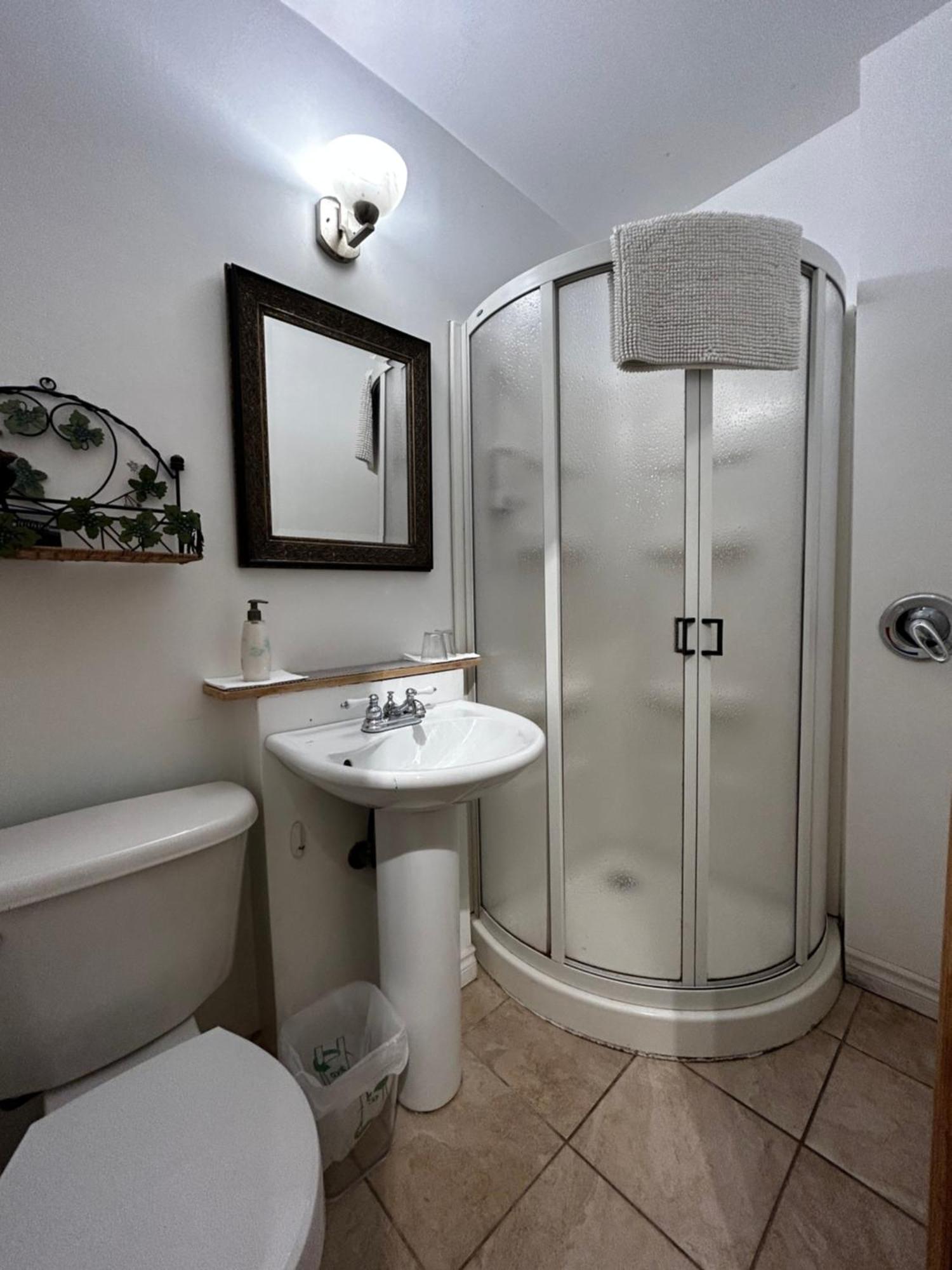 Le Sieur De Joliette Bed & Breakfast Montreal