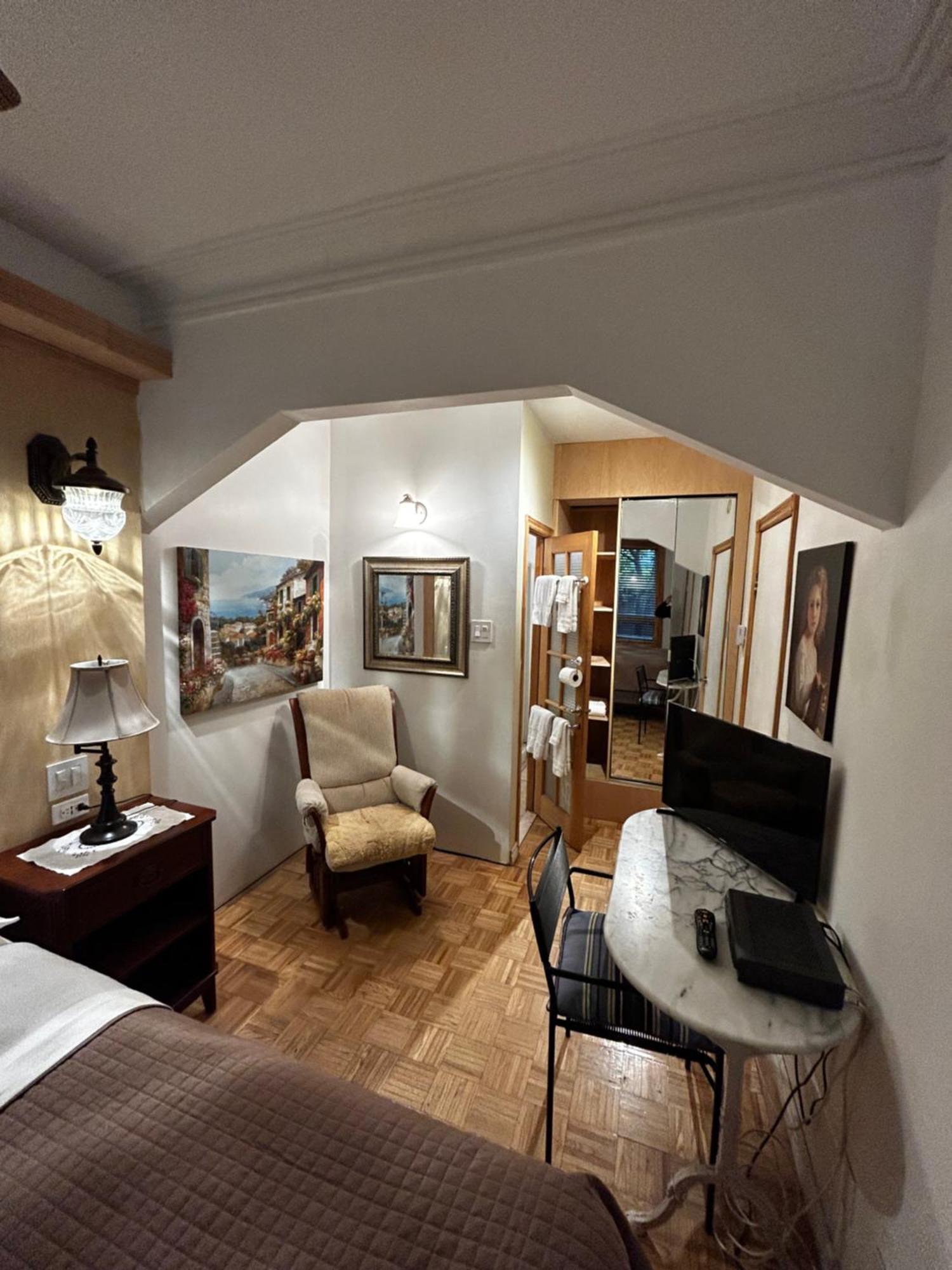 Le Sieur De Joliette Bed & Breakfast 3*