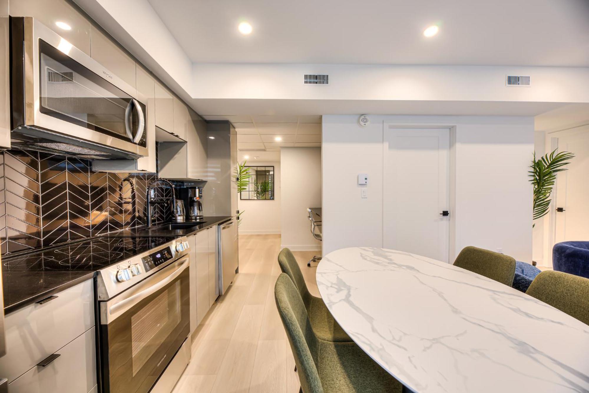 Restful Nights, Adventure Days Await! Apartment
