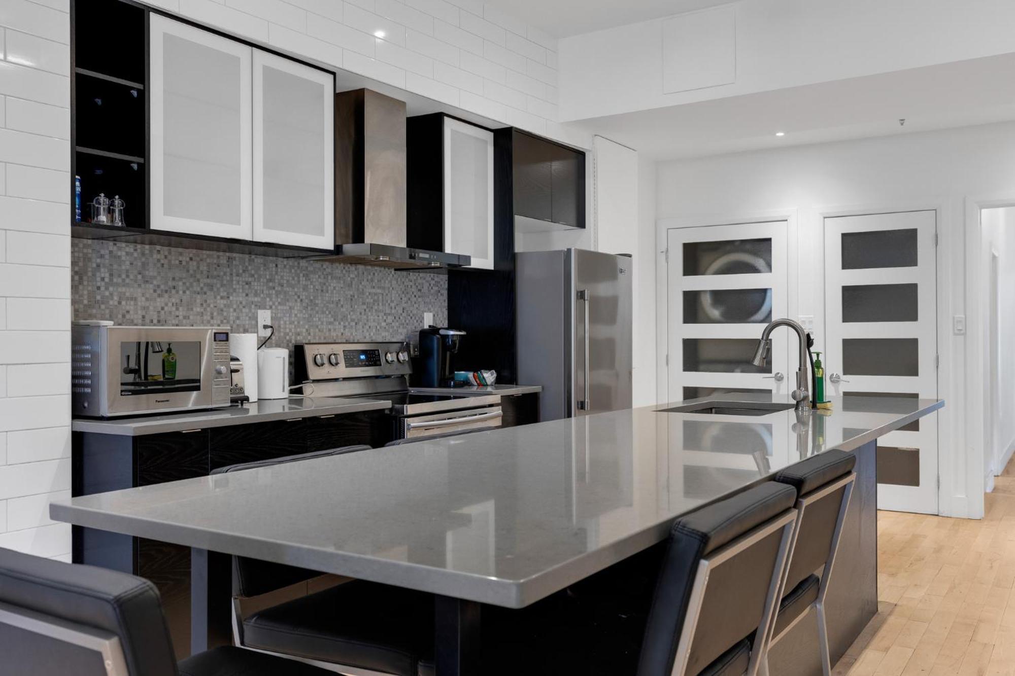Les Lofts Du Mont Royal Apartment