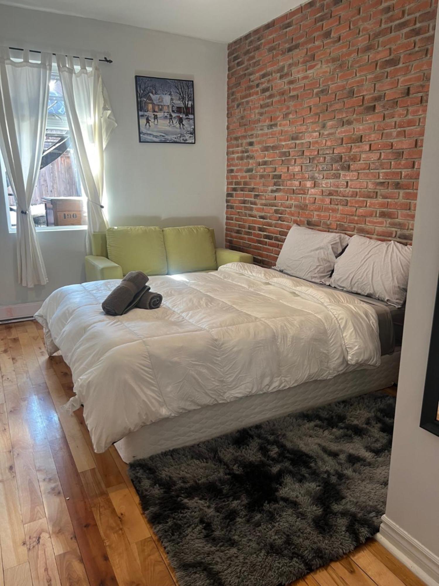 Lovely 3 Bedrooms In Heart Of Plateau Mont-royal Apartment