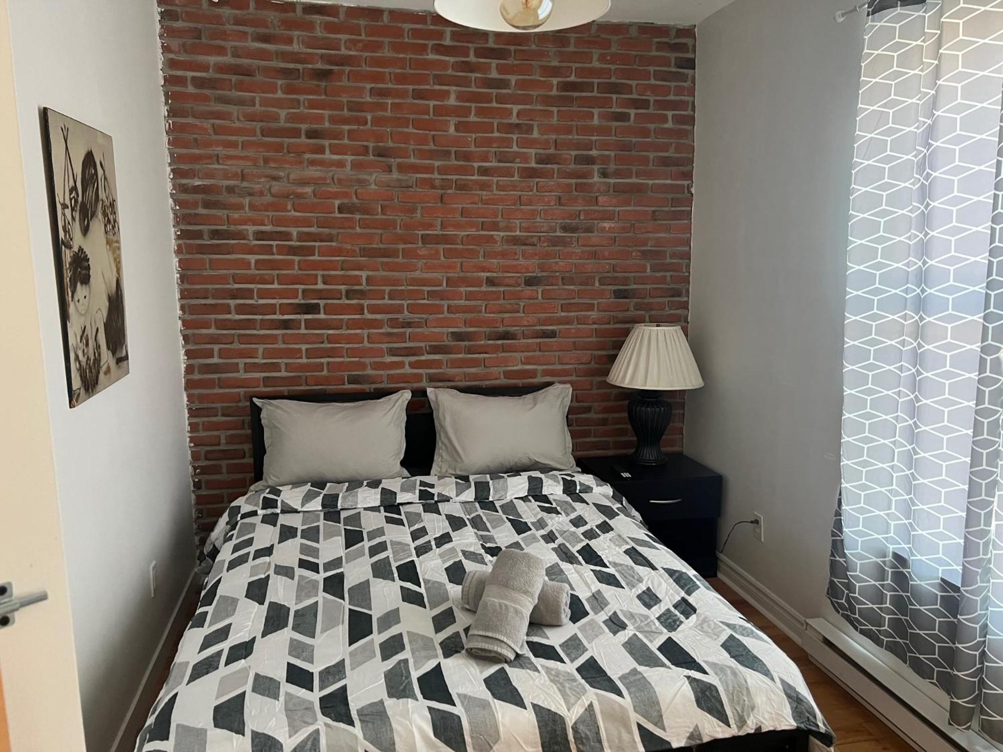 Lovely 3 Bedrooms In Heart Of Plateau Mont-royal Apartment