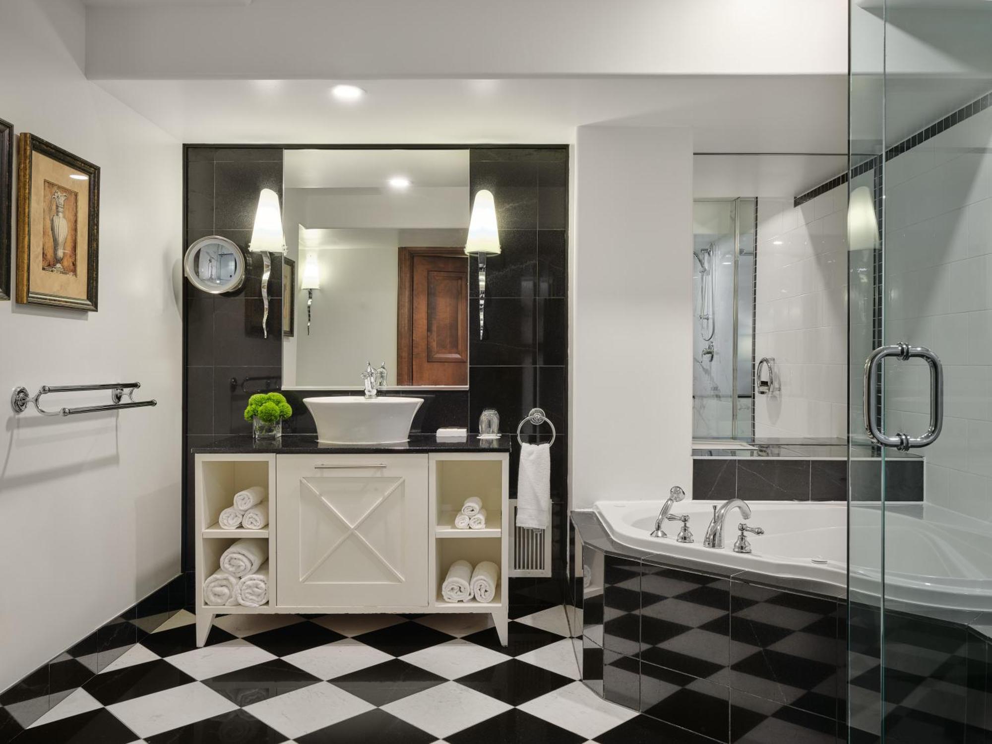 Hotel Place D'armes Montreal