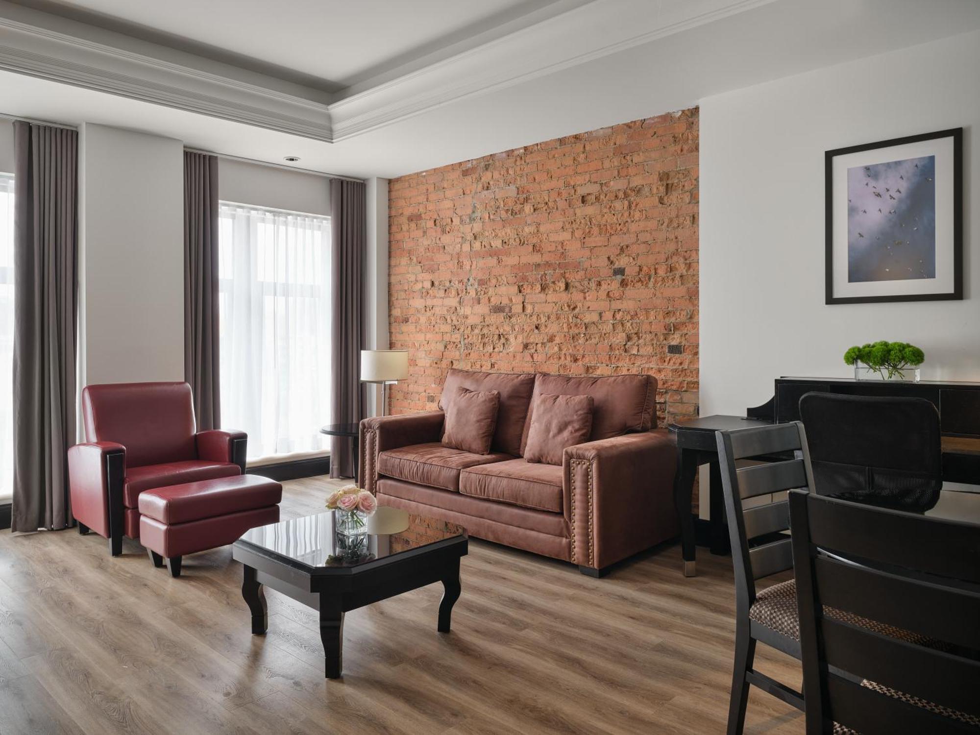 Place D'armes Hotel Montreal