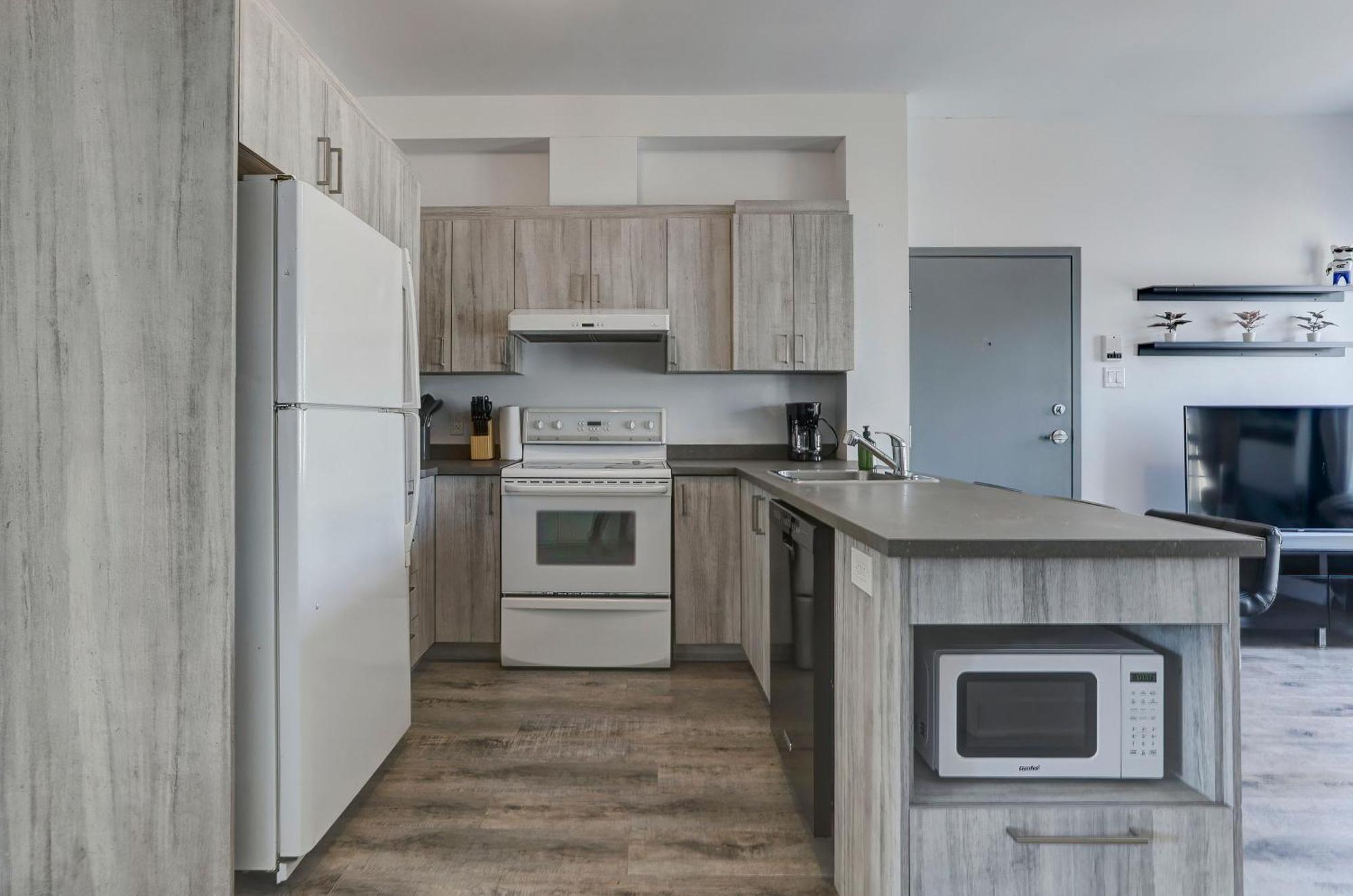 Chic And Spacious 3 Bedroom In Griffintown Apartment Montreal