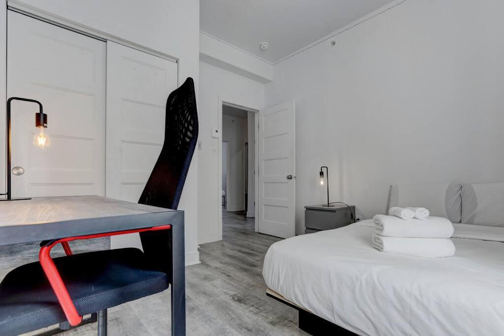 Chic And Spacious 3 Bedroom In Griffintown