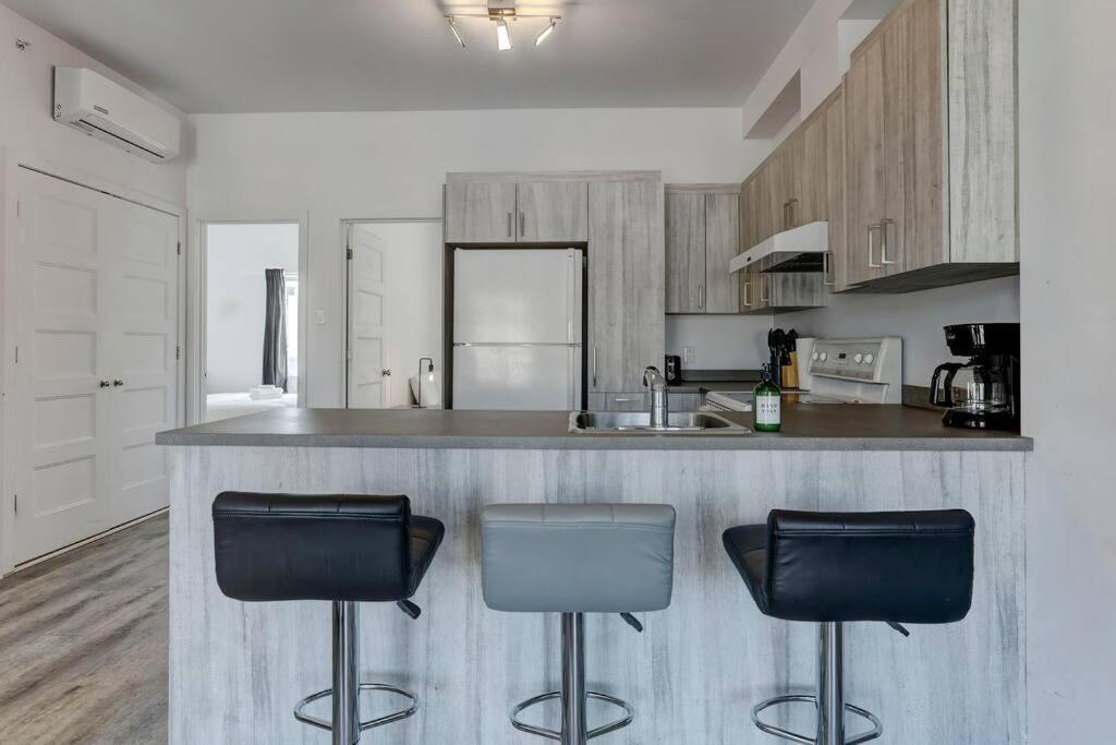 Chic And Spacious 3 Bedroom In Griffintown