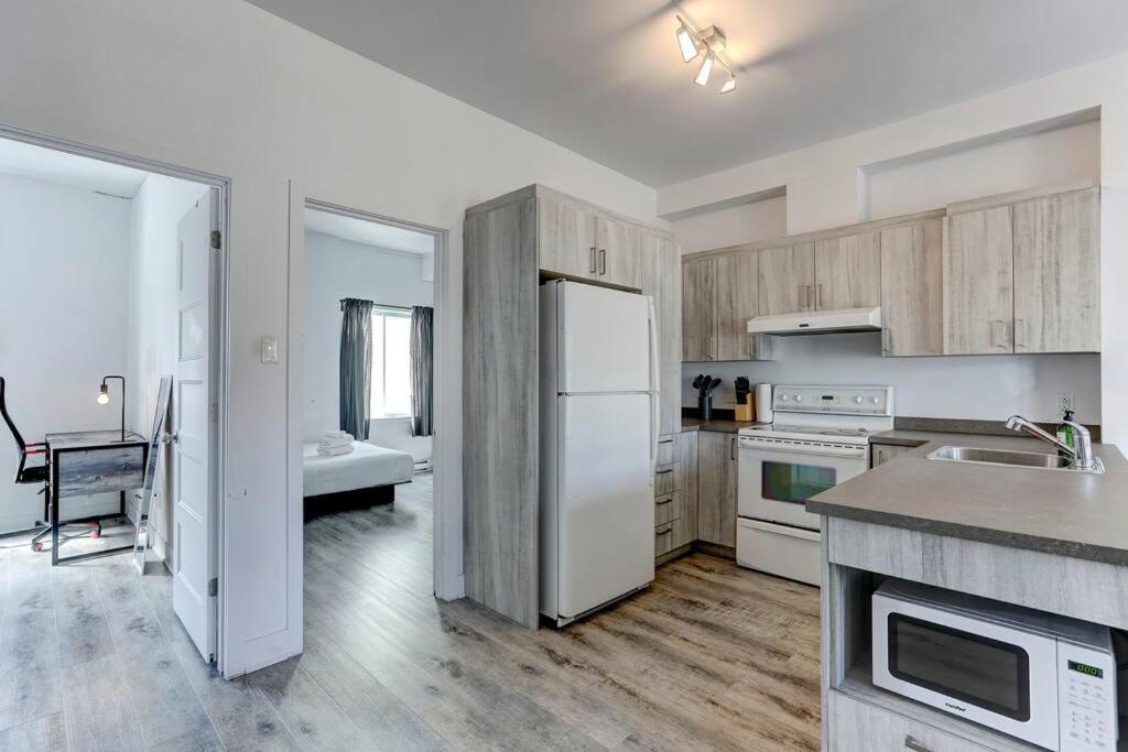 Apartment Chic And Spacious 3 Bedroom In Griffintown *