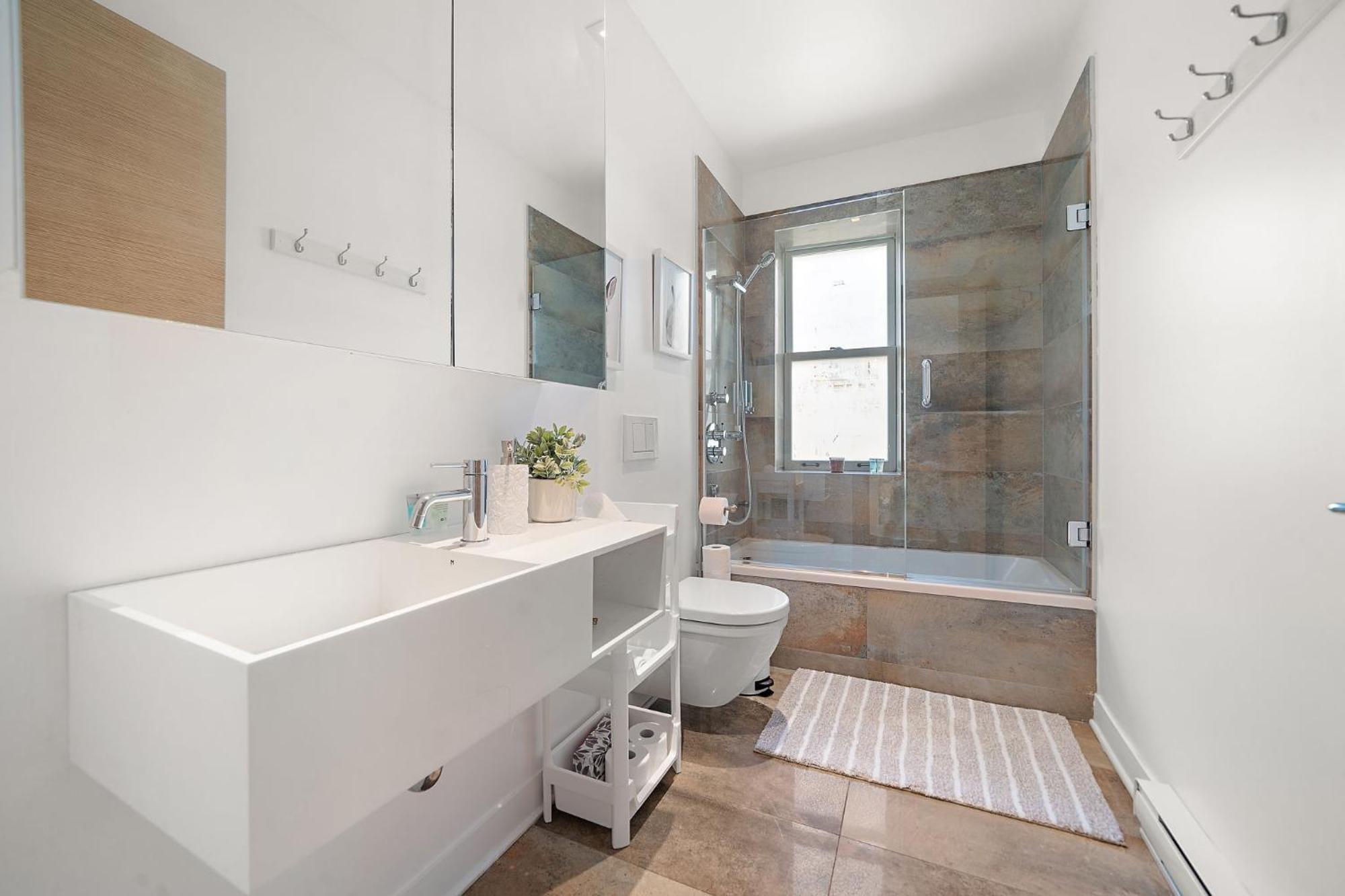 Apartment Old Montreal's Luxe Charm Montreal