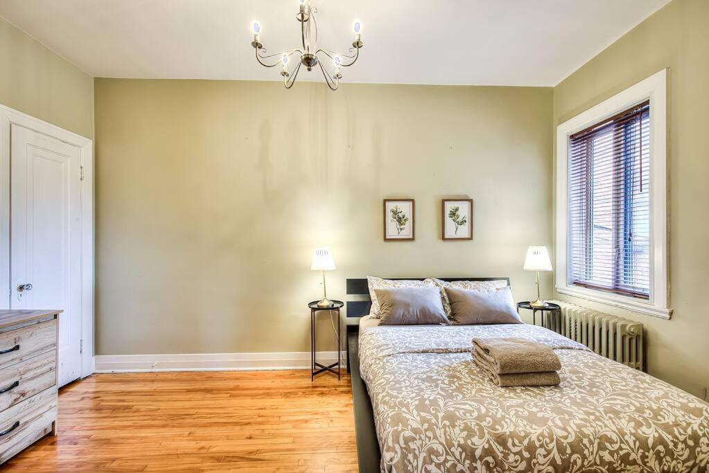 4bdr-2min Walk To Metro-free Parking-15min To Dt Apartment Montreal