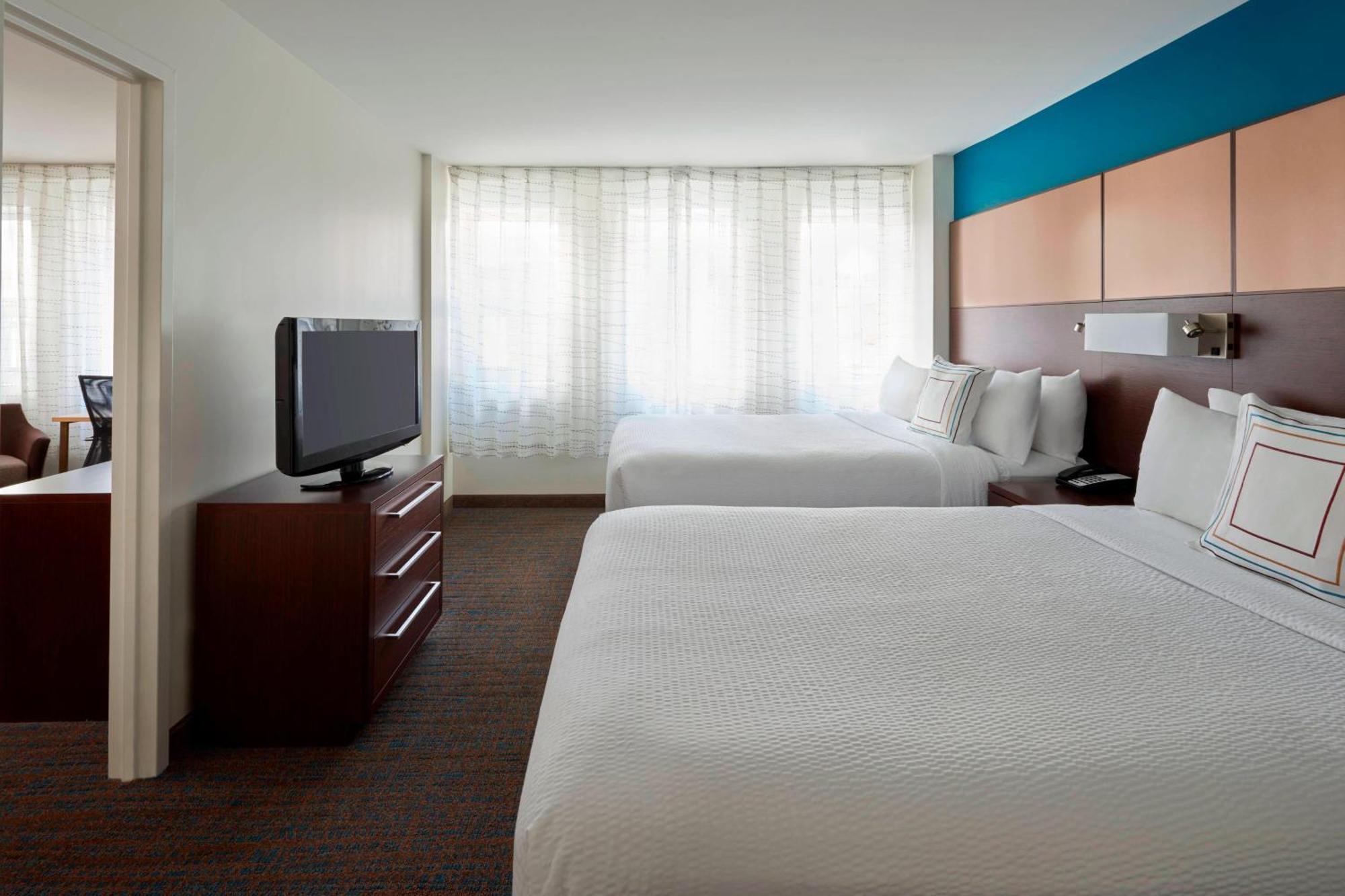By Marriott Downtown Hotel