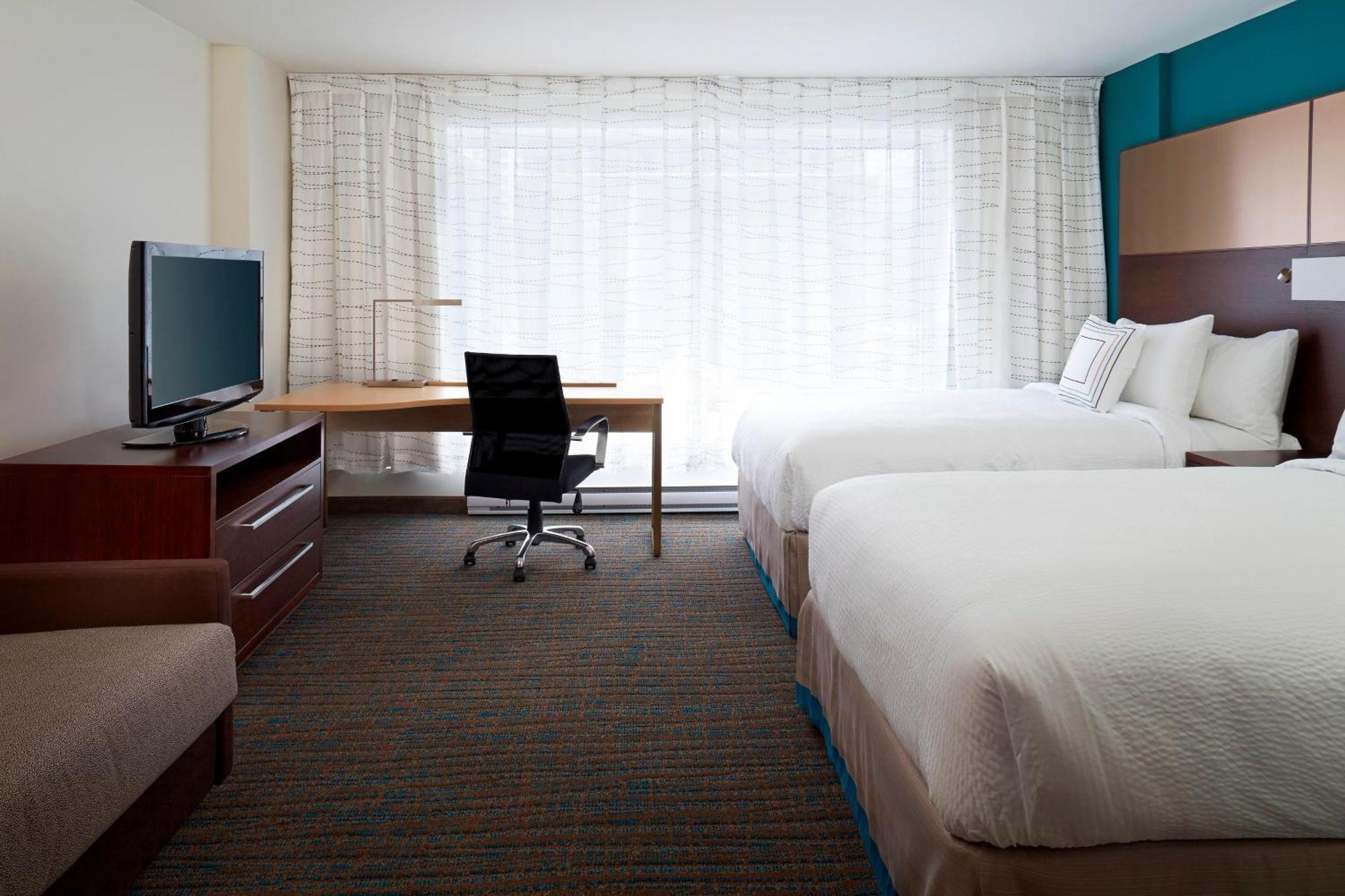 By Marriott Downtown Montreal