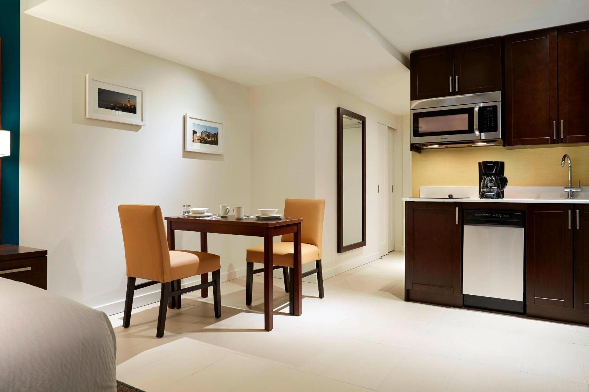 By Marriott Downtown Hotel