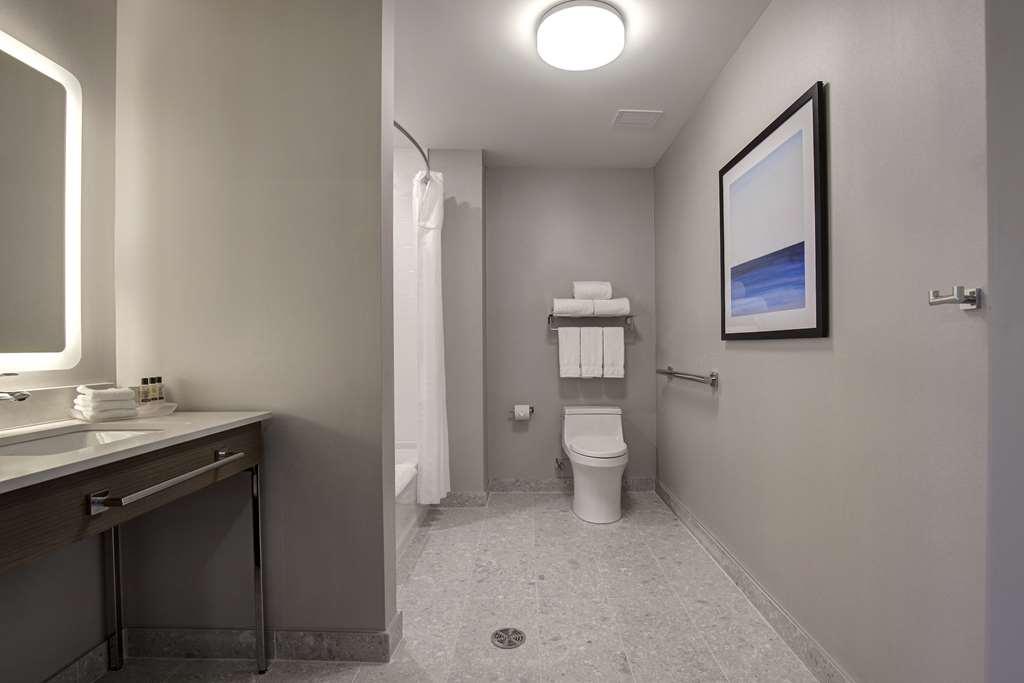 Hotel Homewood By Hilton Downtown