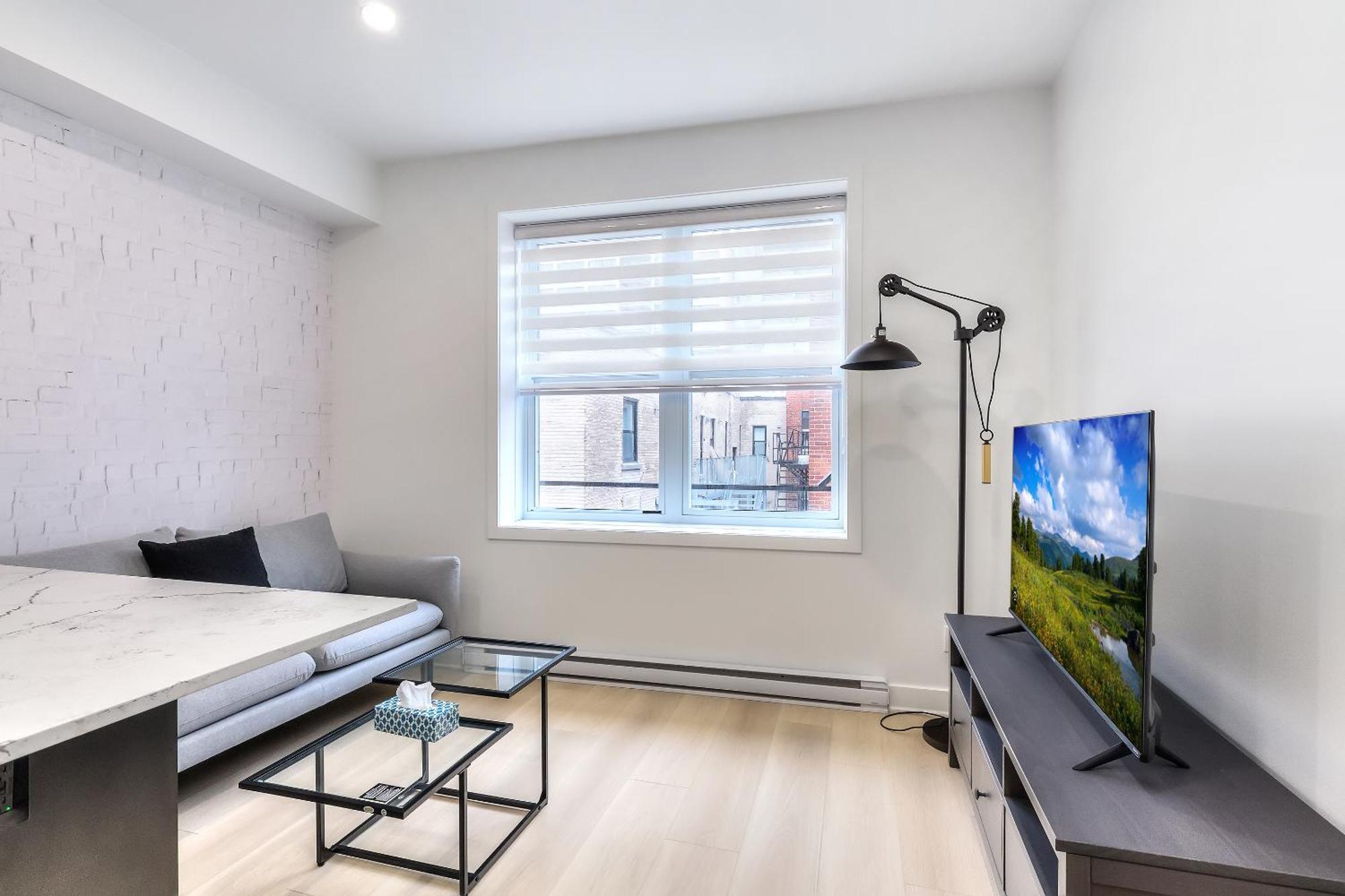 Magnificent Industrial Heart Of Downtown Apartment *