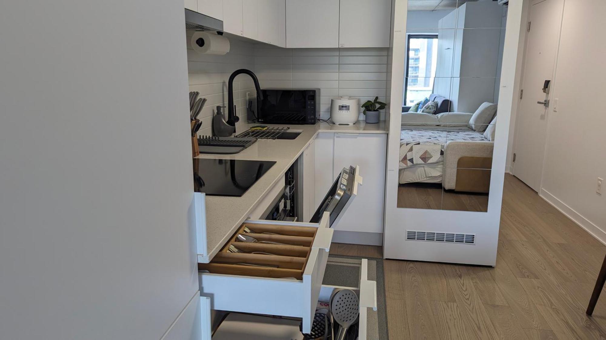 Chic Au Coeur De Montreal, A Cote De Montreal