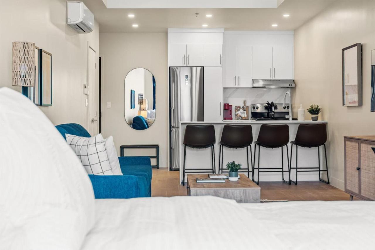 Luxe Downtown King Apartment Montreal