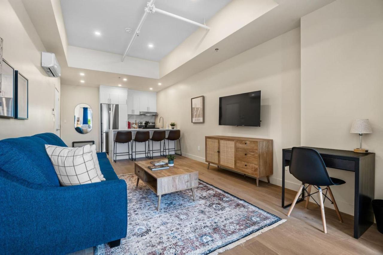 Luxe Downtown King Apartment