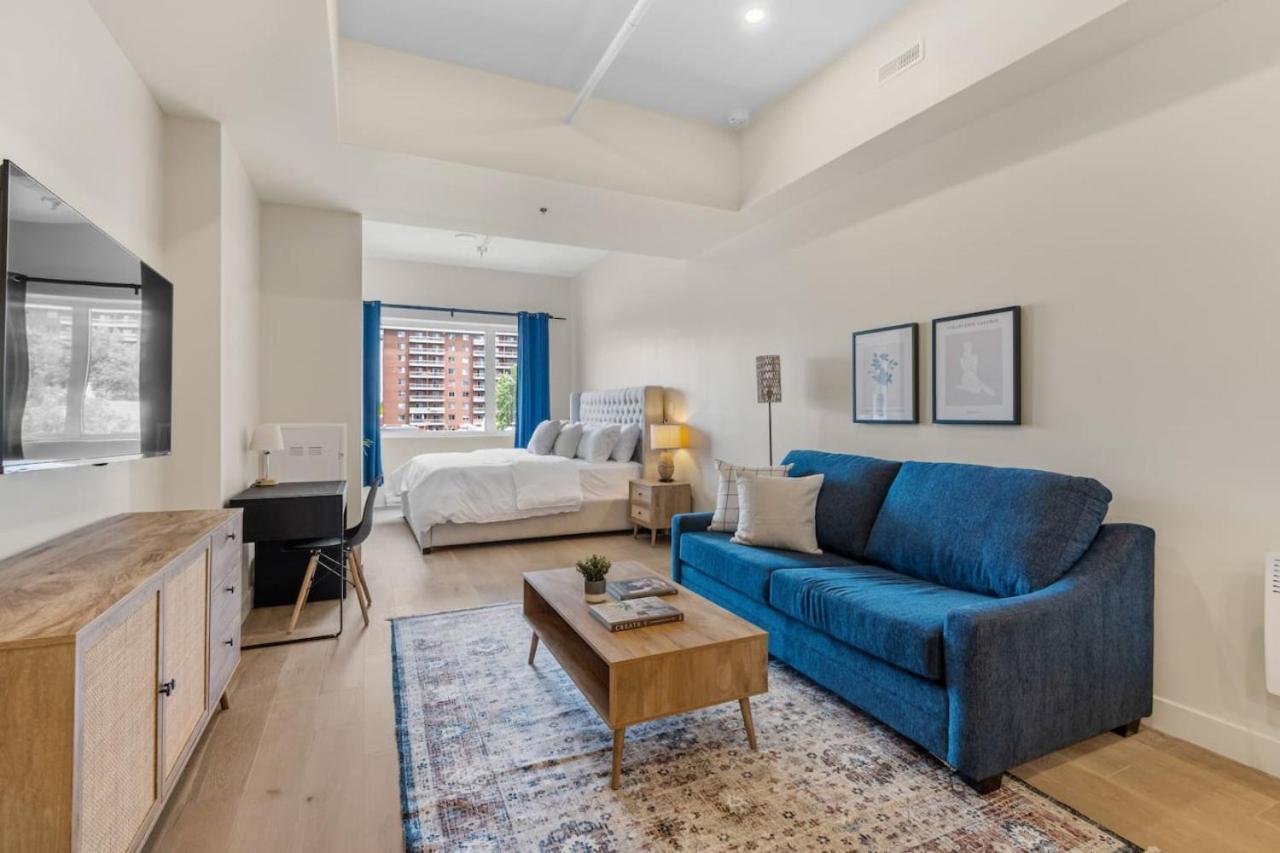 Luxe Downtown King Apartment Montreal