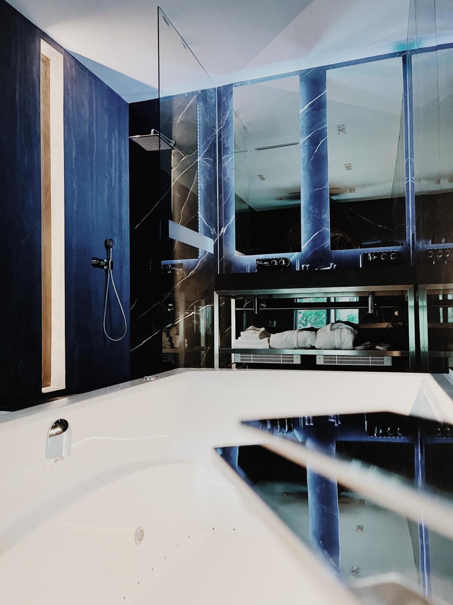 Kutuma Hotel Montreal