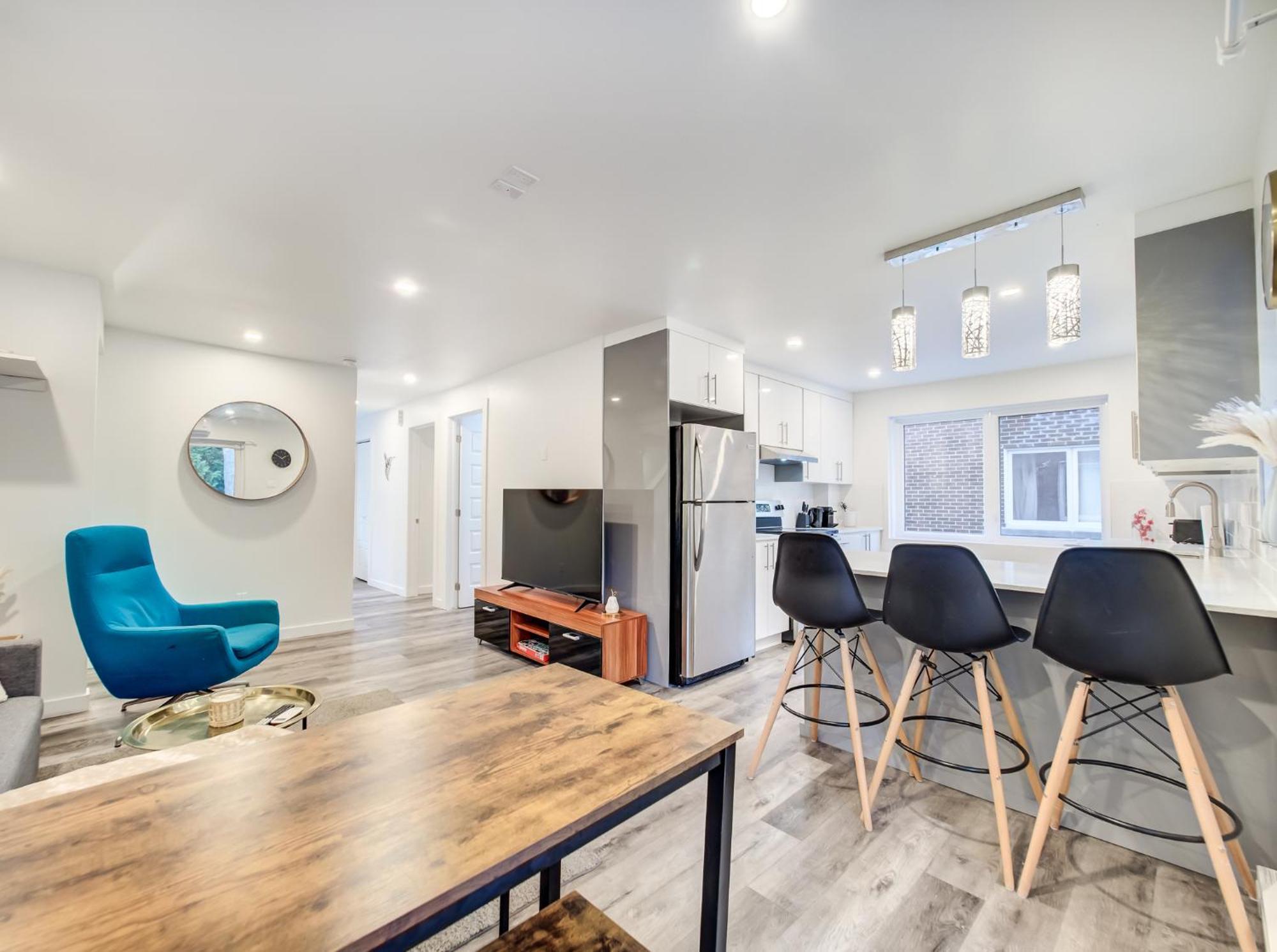 Ndg Spacious 4-br In The Heart Of Apartment Montreal