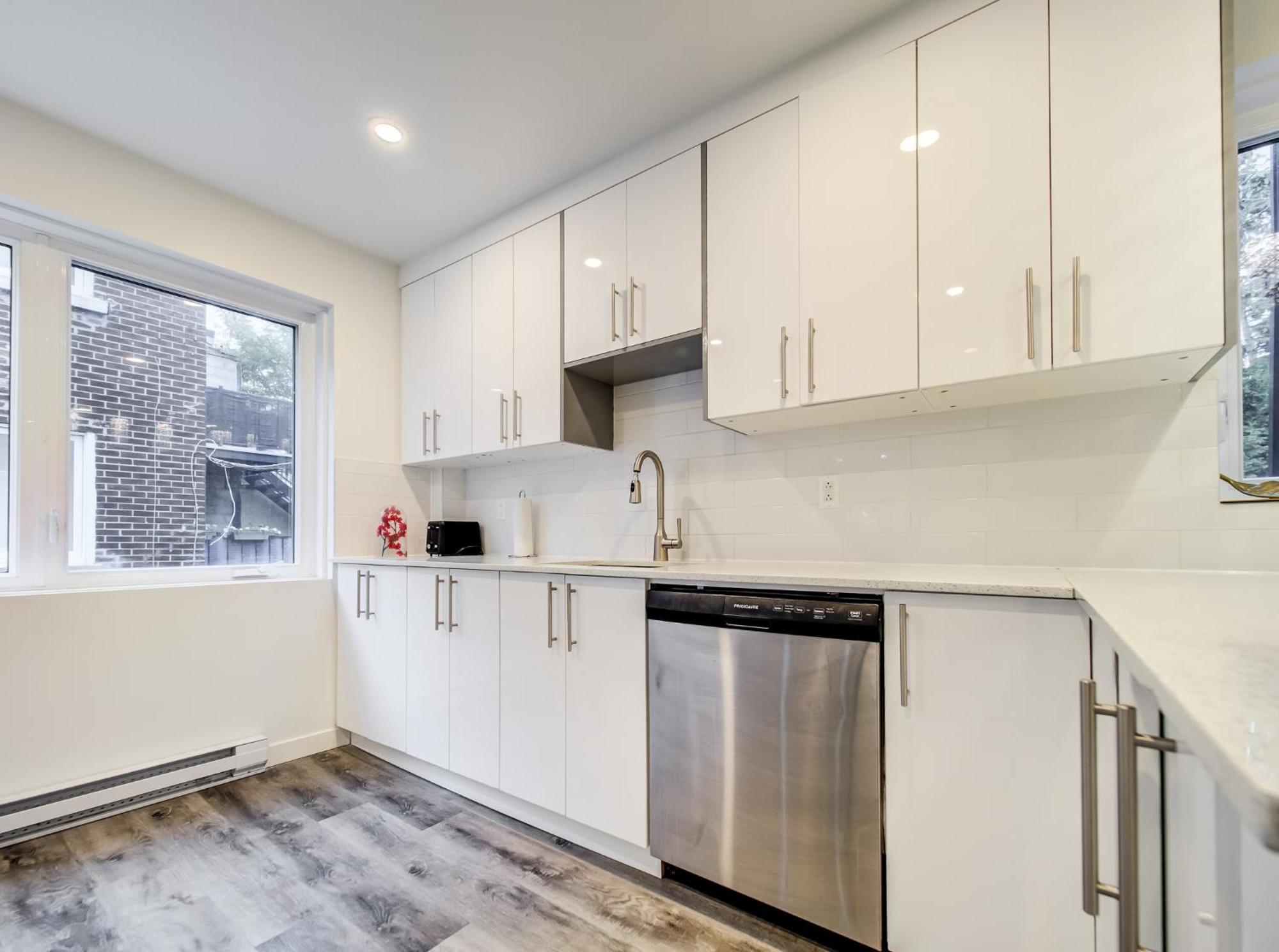 Apartment Ndg Spacious 4-br In The Heart Of Montreal