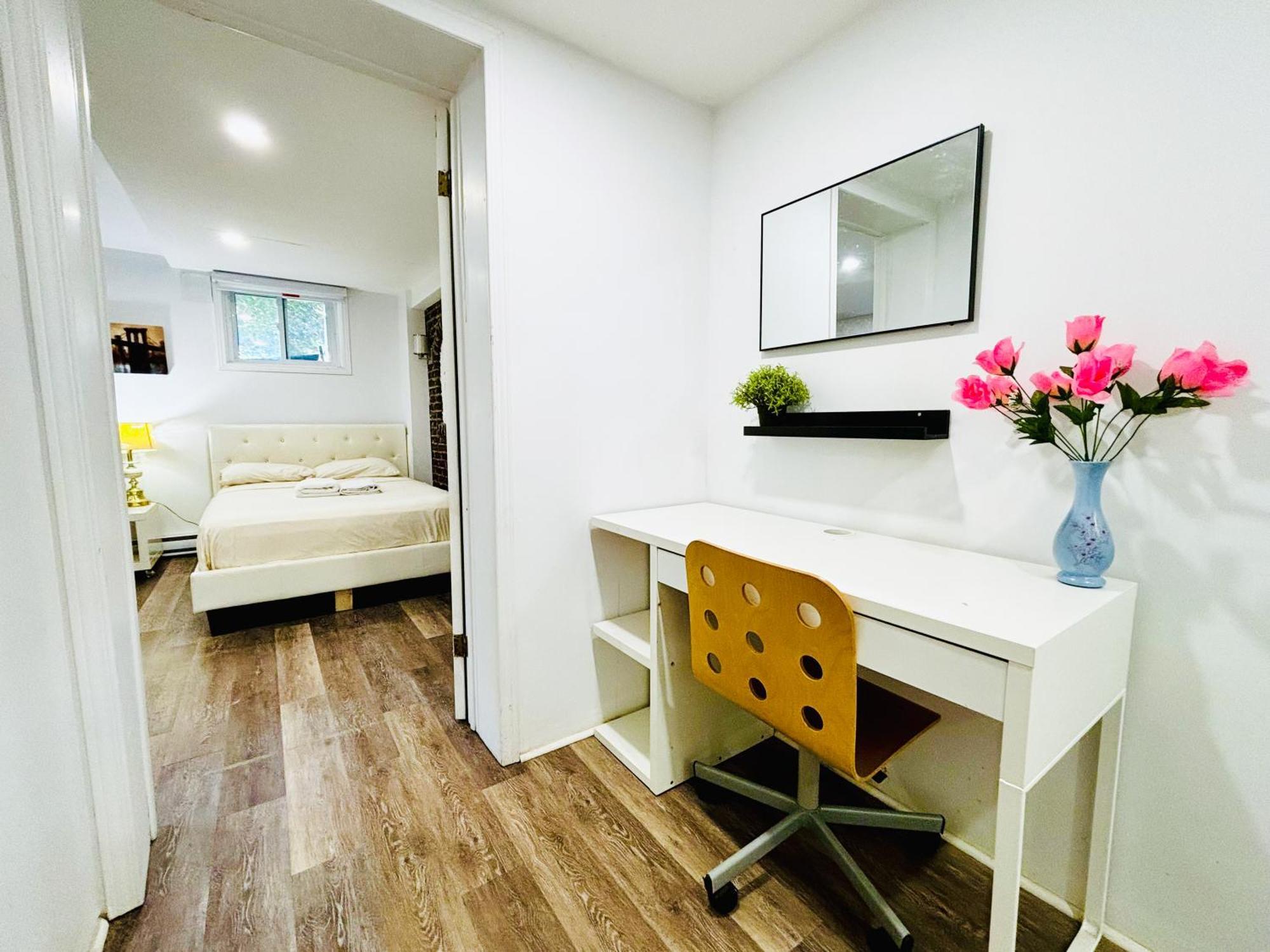 Entire Near Downtown & Trudeau Yul Airport Apartment Montreal