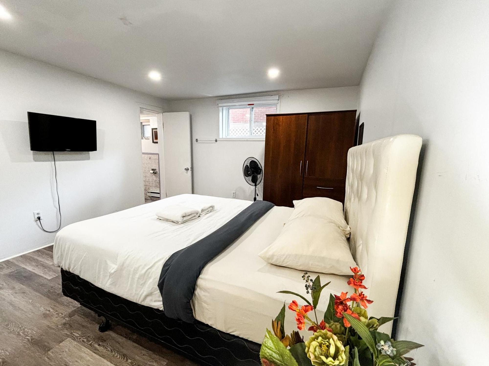 Entire Near Downtown & Trudeau Yul Airport * Montreal
