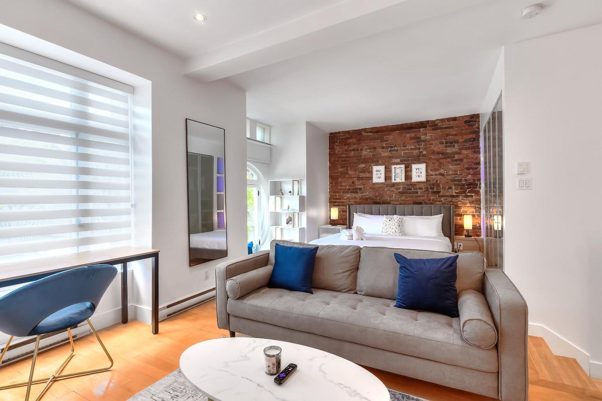 Take A Break In A Modern Loft On Plateau-mont-royal Apartment