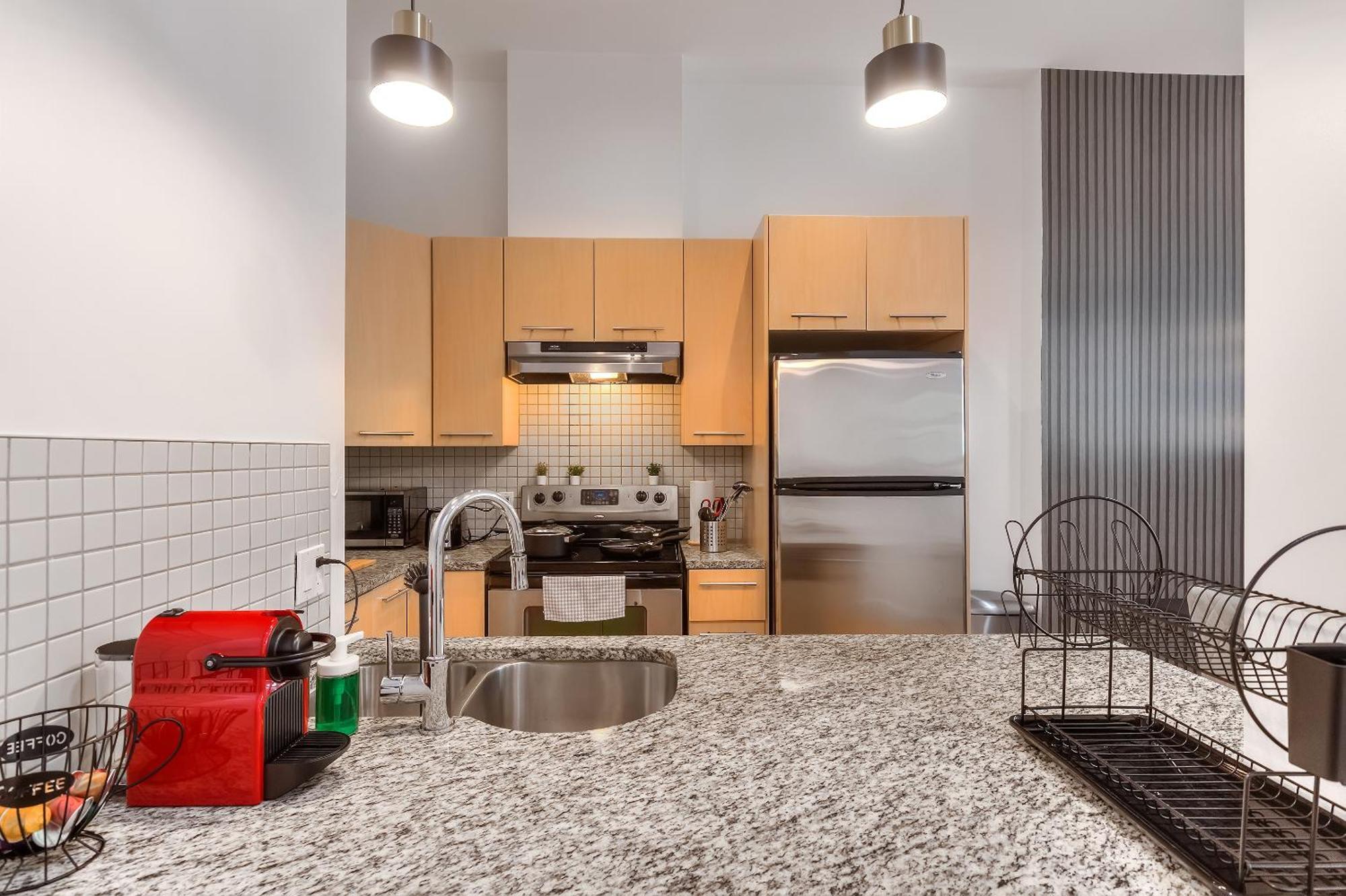 Take A Break In A Modern Loft On Plateau-mont-royal *