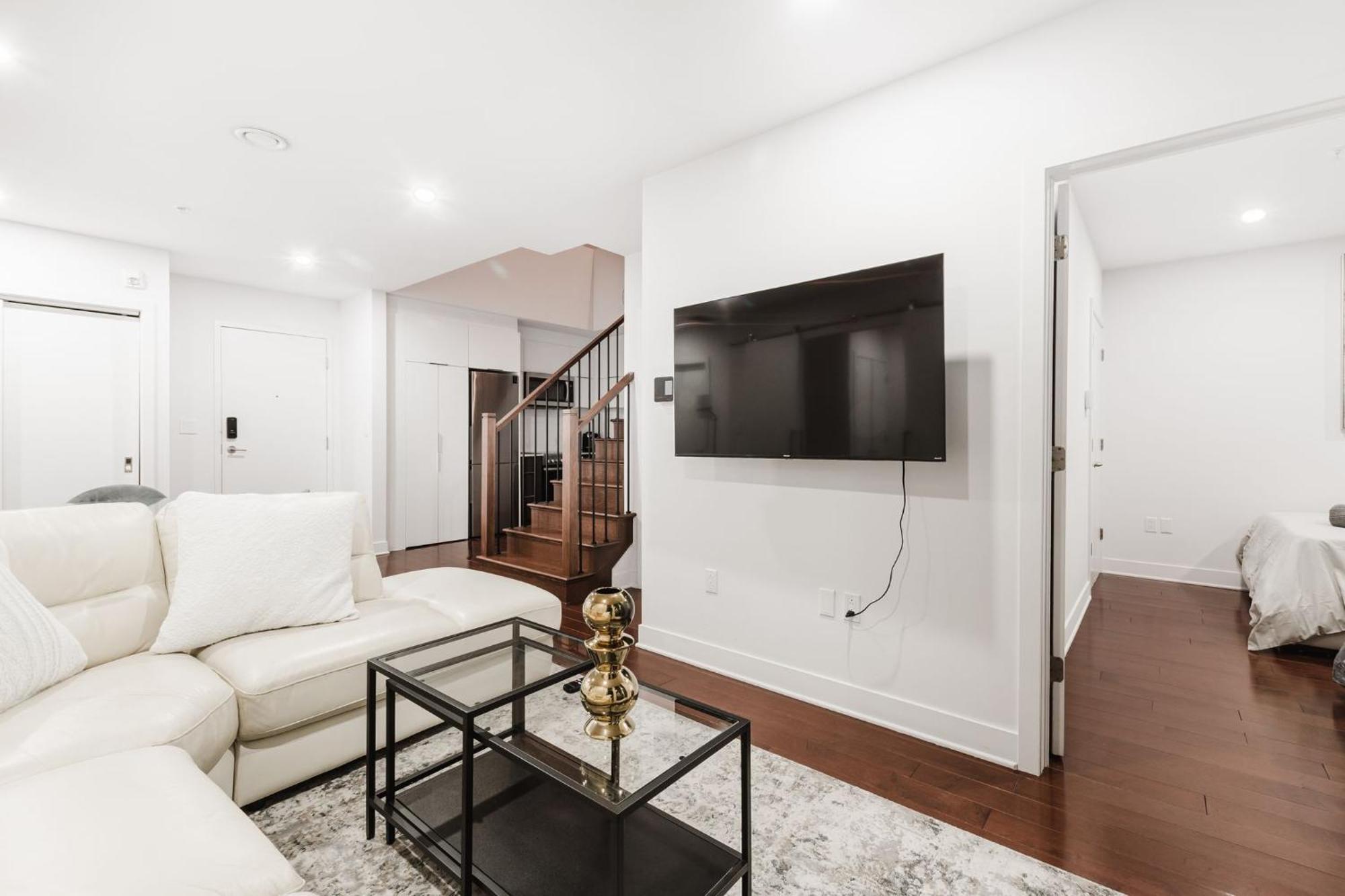 Penthouse Elegant Centre-ville Apartment Montreal