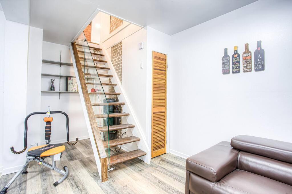 Luxury 4br Duplex Apartment, Free Parking Apartment