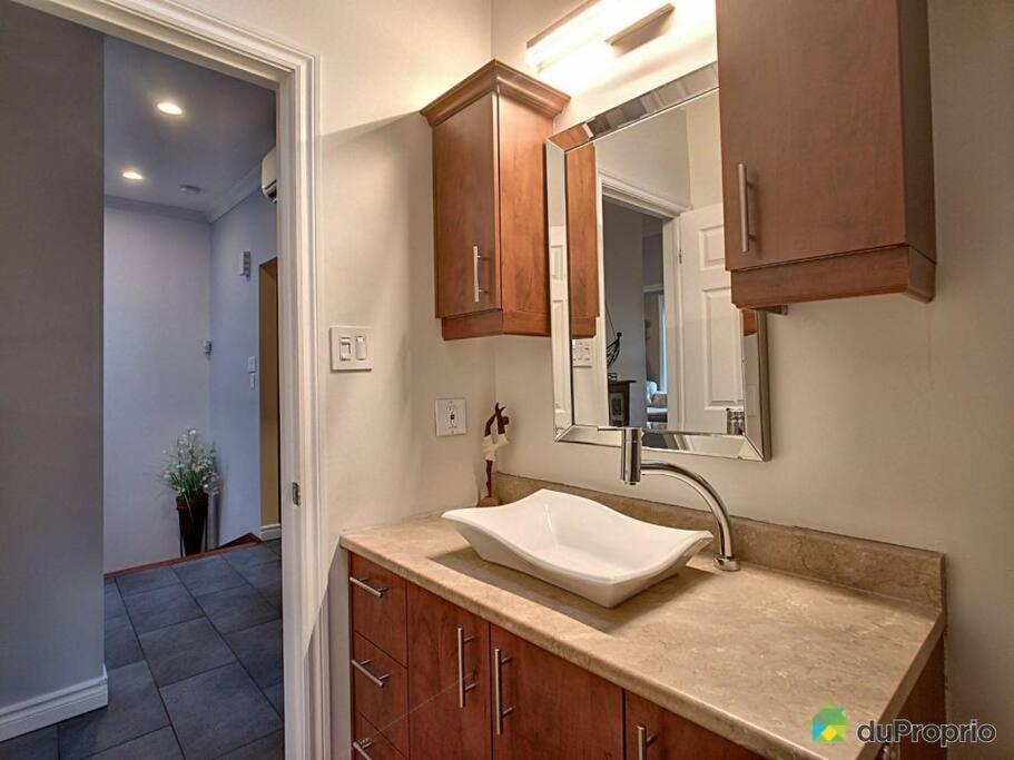 Downtown Retreat, Old Port, Palais Des Congres Apartment *