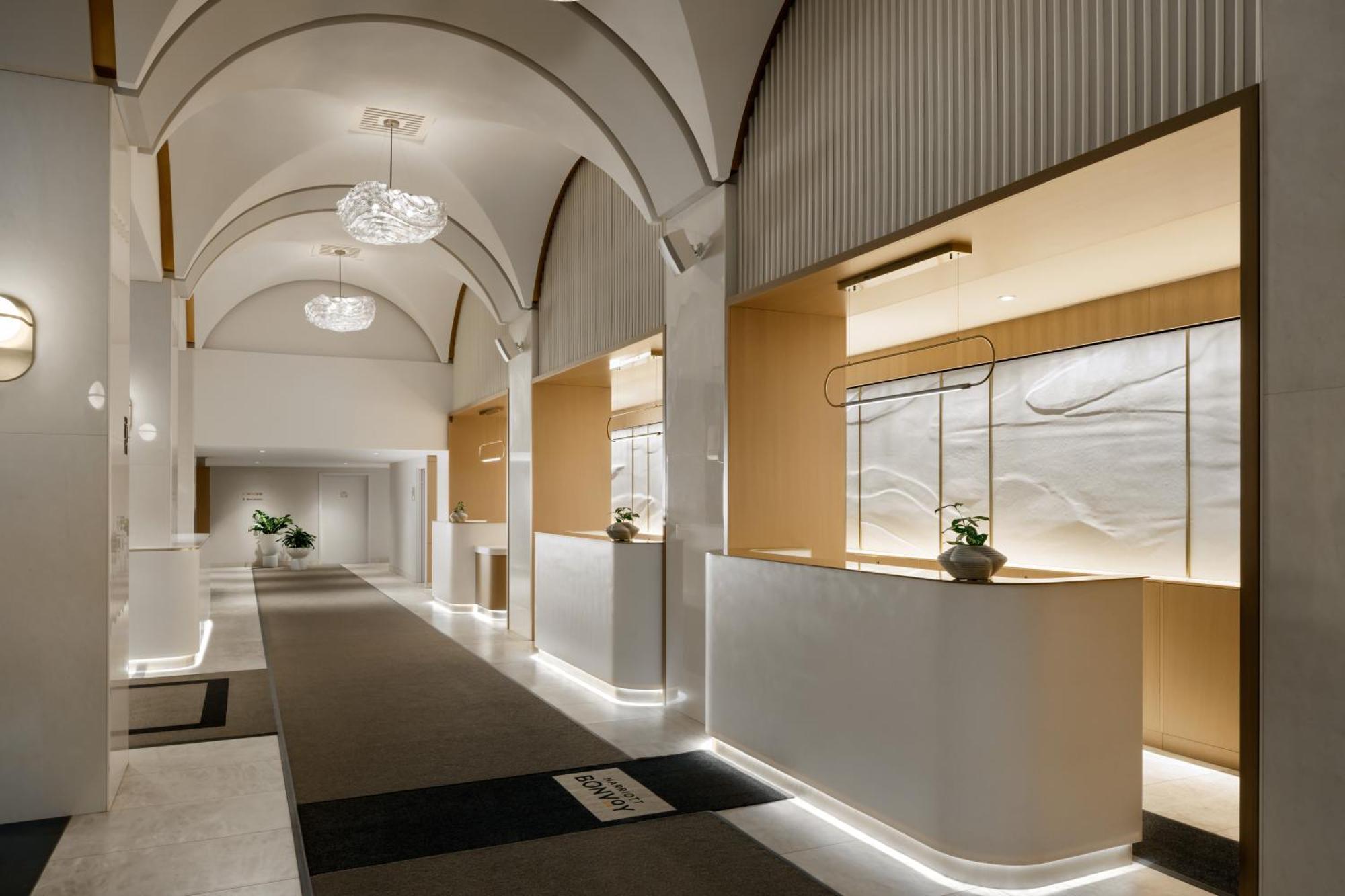 Marriott Chateau Champlain Hotel Montreal