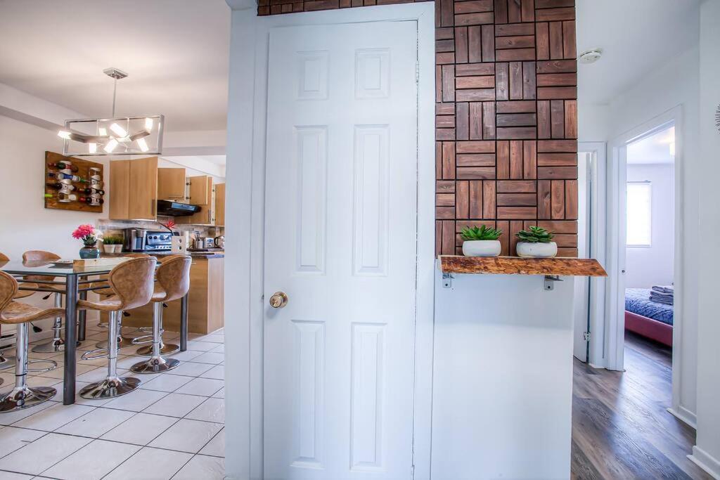 Magnificent 3bd Apartment,9 Min To Subway * Montreal