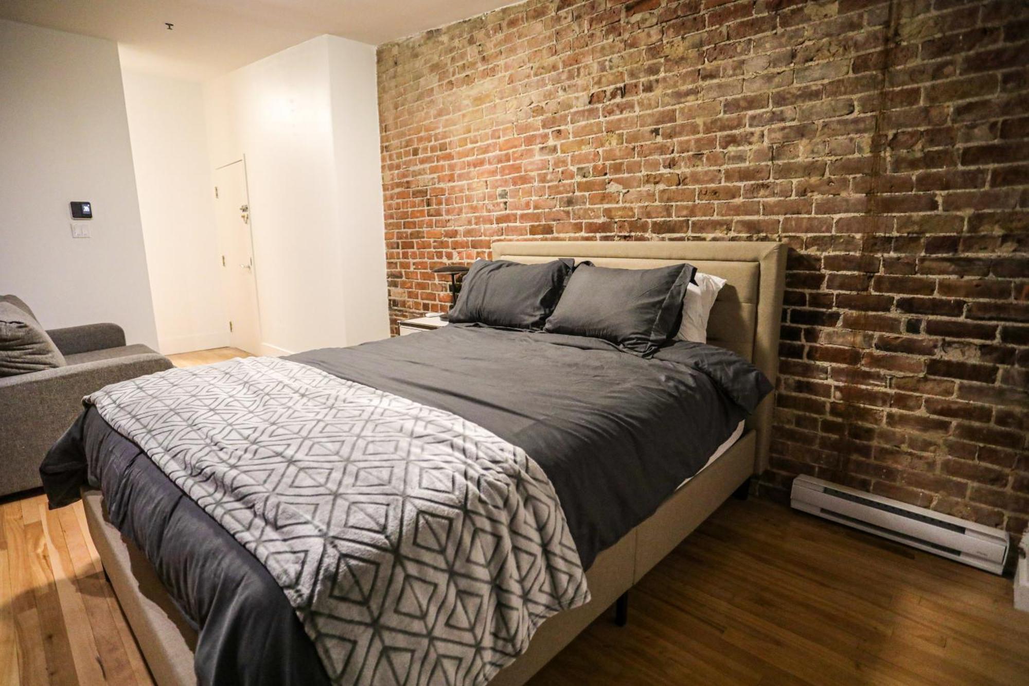 Elegant 1 Bedroom In Old Port- 301 Montreal