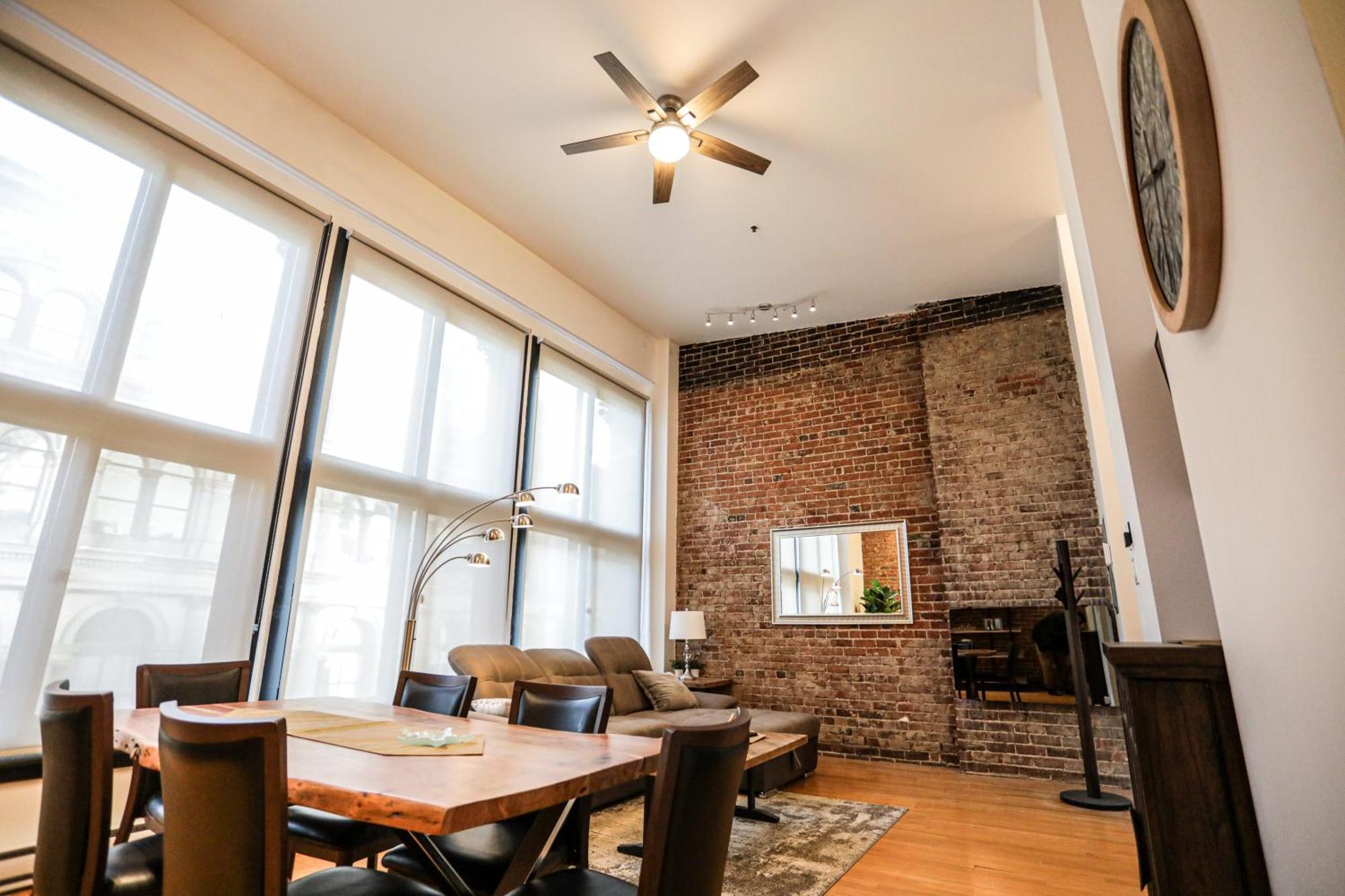 Elegant 1 Bedroom In Old Port- 301 Montreal